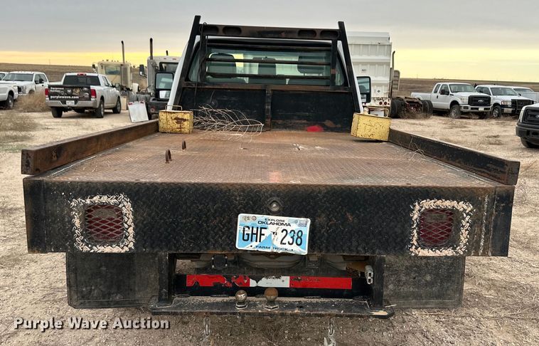 image for item OI9425 2012 Ford F350 Super Duty flatbed pickup truck