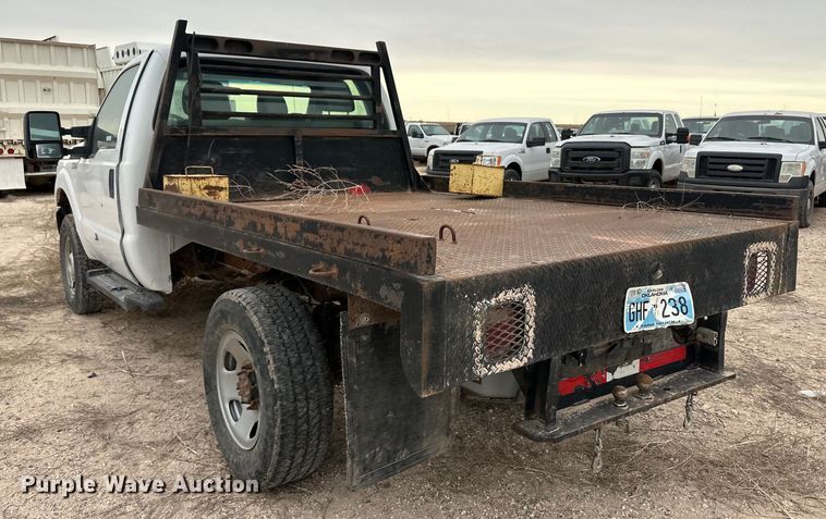 image for item OI9425 2012 Ford F350 Super Duty flatbed pickup truck