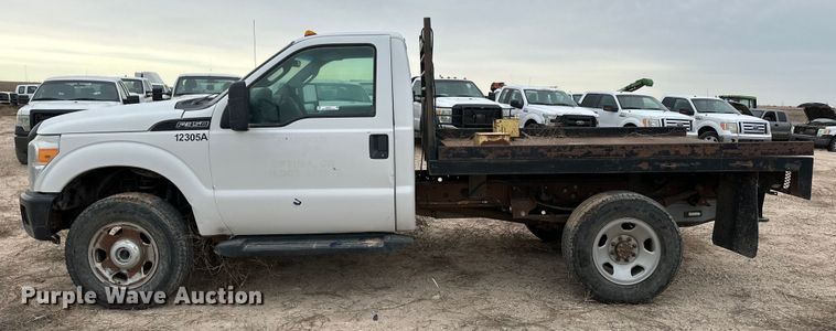image for item OI9425 2012 Ford F350 Super Duty flatbed pickup truck