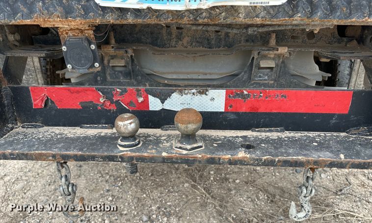 image for item OI9425 2012 Ford F350 Super Duty flatbed pickup truck