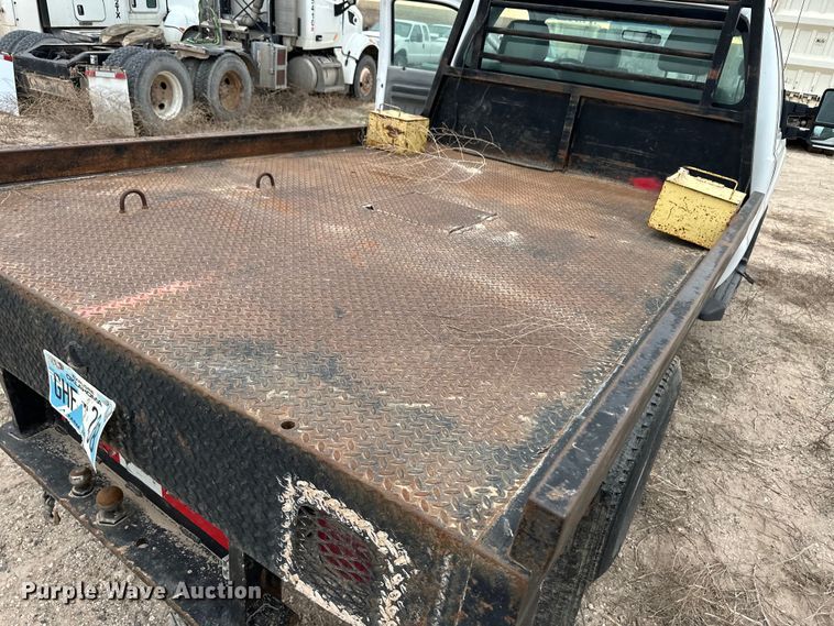 image for item OI9425 2012 Ford F350 Super Duty flatbed pickup truck