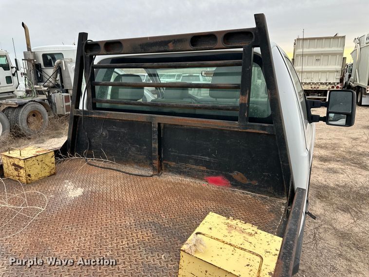 image for item OI9425 2012 Ford F350 Super Duty flatbed pickup truck