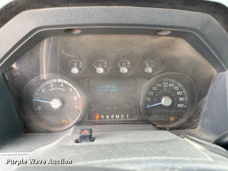 image for item OI9425 2012 Ford F350 Super Duty flatbed pickup truck