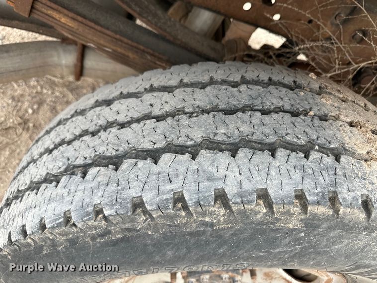 image for item OI9425 2012 Ford F350 Super Duty flatbed pickup truck