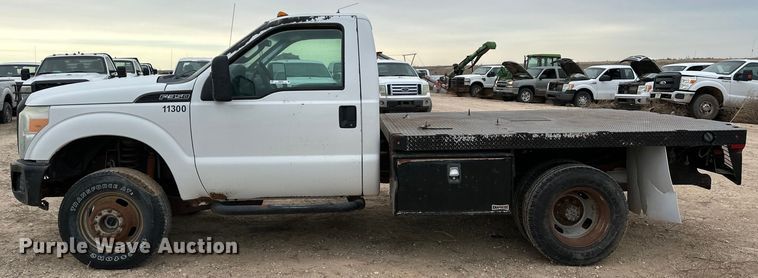 image for item OI9426 2012 Ford F350 Super Duty flatbed pickup truck