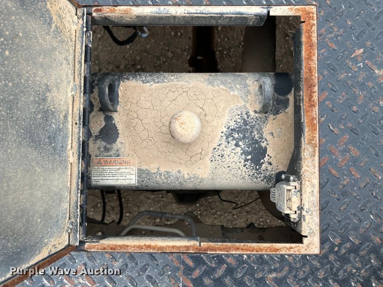 image for item OI9426 2012 Ford F350 Super Duty flatbed pickup truck