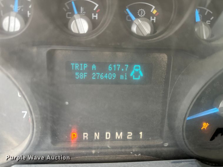 image for item OI9426 2012 Ford F350 Super Duty flatbed pickup truck