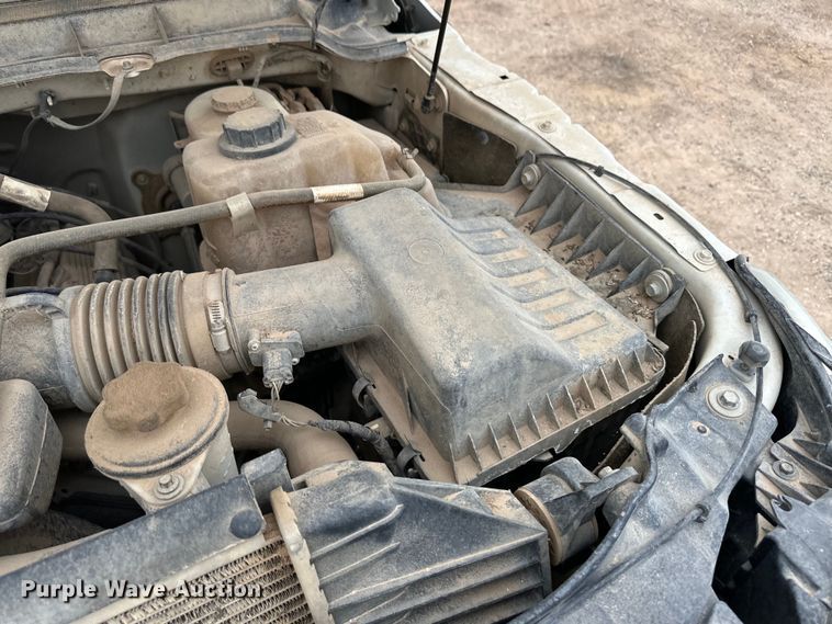 image for item OI9426 2012 Ford F350 Super Duty flatbed pickup truck