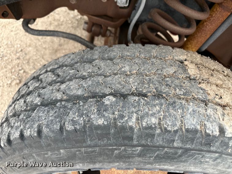 image for item OI9426 2012 Ford F350 Super Duty flatbed pickup truck