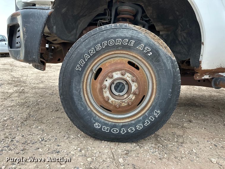 image for item OI9426 2012 Ford F350 Super Duty flatbed pickup truck