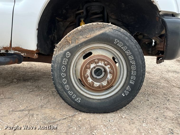 image for item OI9426 2012 Ford F350 Super Duty flatbed pickup truck