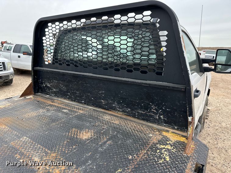 image for item OI9460 2017 Ford F350 Super Duty flatbed pickup truck