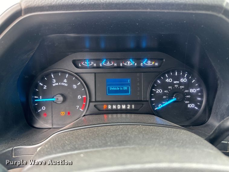 image for item OI9460 2017 Ford F350 Super Duty flatbed pickup truck