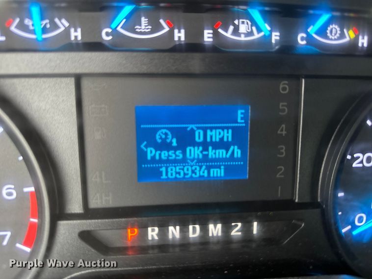 image for item OI9460 2017 Ford F350 Super Duty flatbed pickup truck