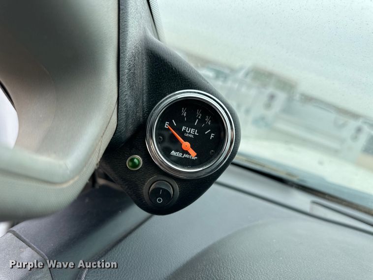 image for item OI9460 2017 Ford F350 Super Duty flatbed pickup truck