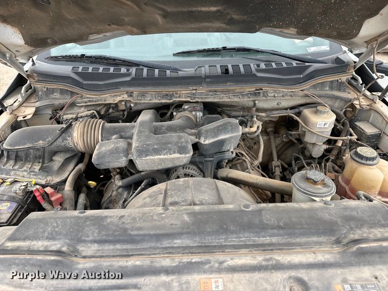 image for item OI9460 2017 Ford F350 Super Duty flatbed pickup truck