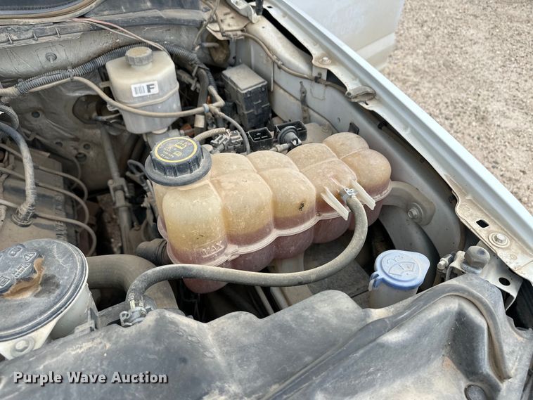 image for item OI9460 2017 Ford F350 Super Duty flatbed pickup truck