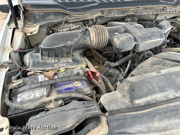 image for item OI9460 2017 Ford F350 Super Duty flatbed pickup truck