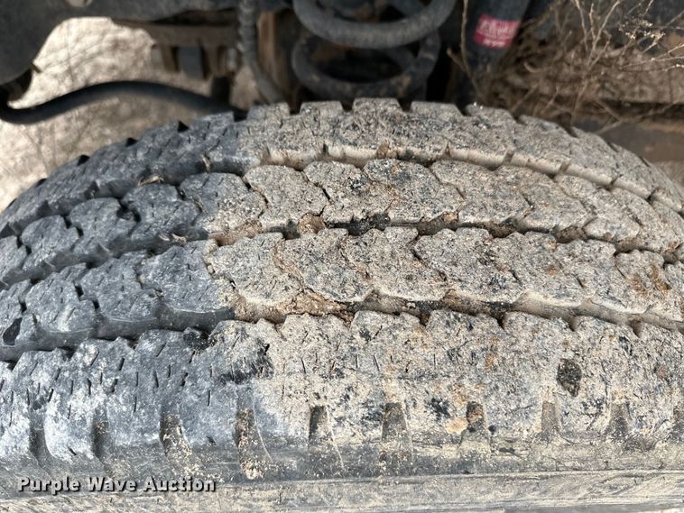 image for item OI9460 2017 Ford F350 Super Duty flatbed pickup truck