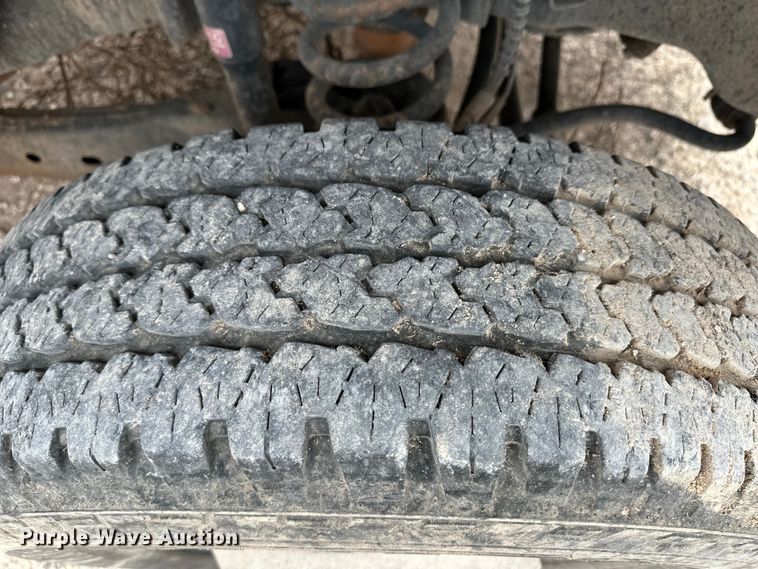 image for item OI9460 2017 Ford F350 Super Duty flatbed pickup truck