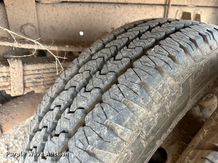 image for item OI9460 2017 Ford F350 Super Duty flatbed pickup truck