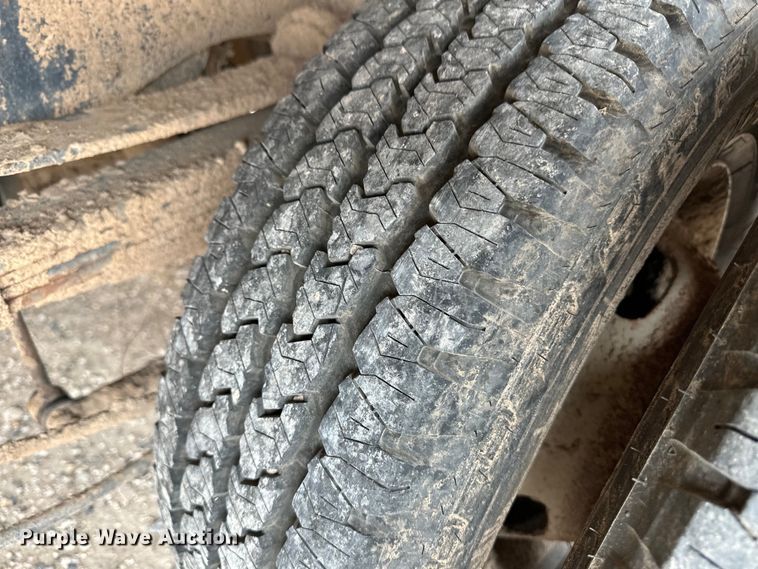 image for item OI9460 2017 Ford F350 Super Duty flatbed pickup truck