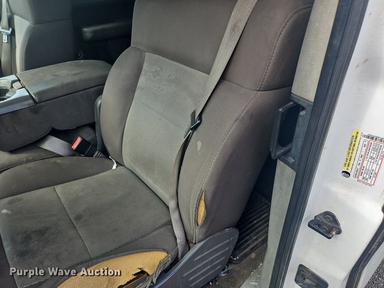 image for item OK9814 2005 Ford  F150 SuperCab pickup truck