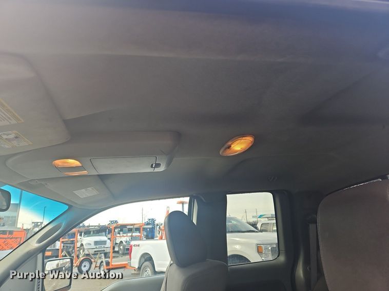 image for item OK9814 2005 Ford  F150 SuperCab pickup truck