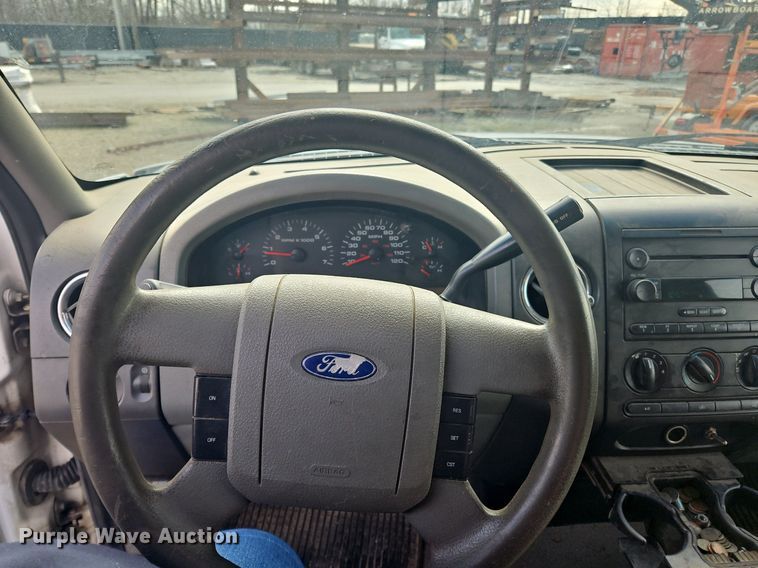 image for item OK9814 2005 Ford  F150 SuperCab pickup truck