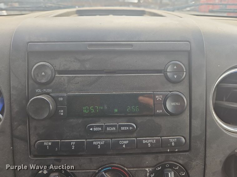 image for item OK9814 2005 Ford  F150 SuperCab pickup truck