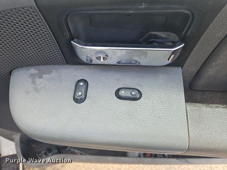 image for item OK9814 2005 Ford  F150 SuperCab pickup truck