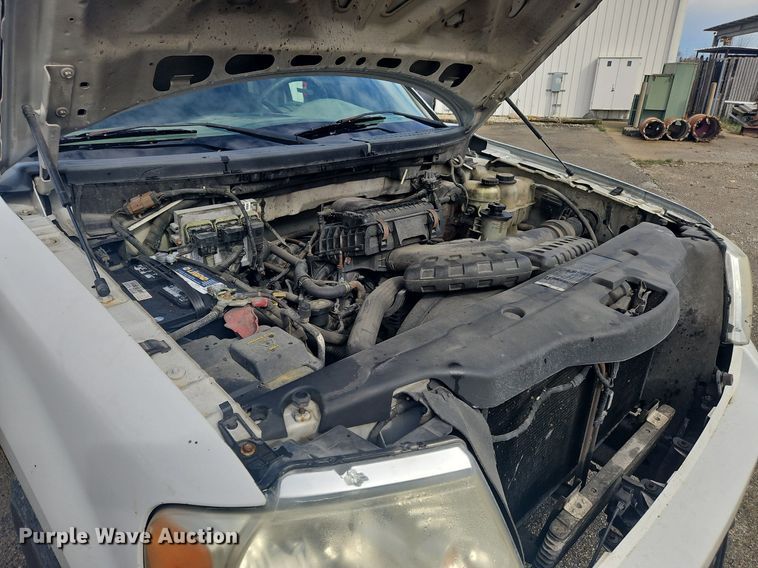 image for item OK9814 2005 Ford  F150 SuperCab pickup truck