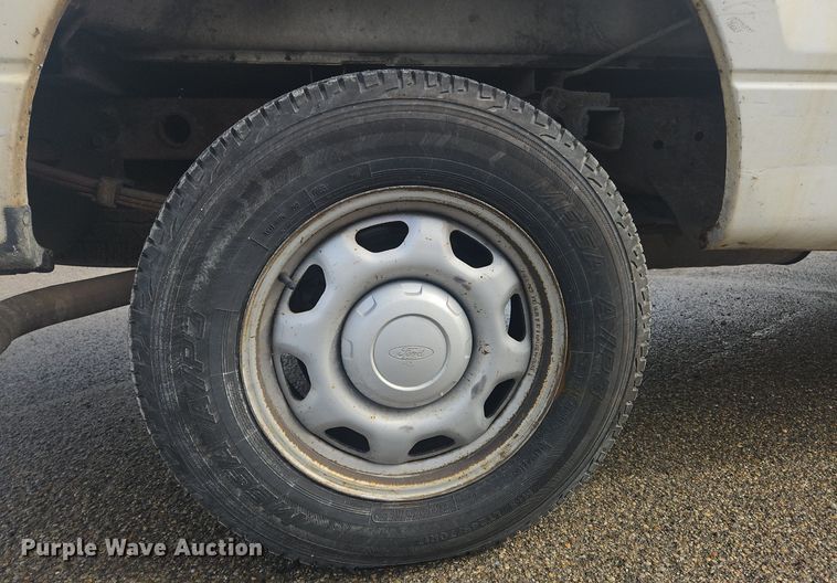 image for item OK9814 2005 Ford  F150 SuperCab pickup truck