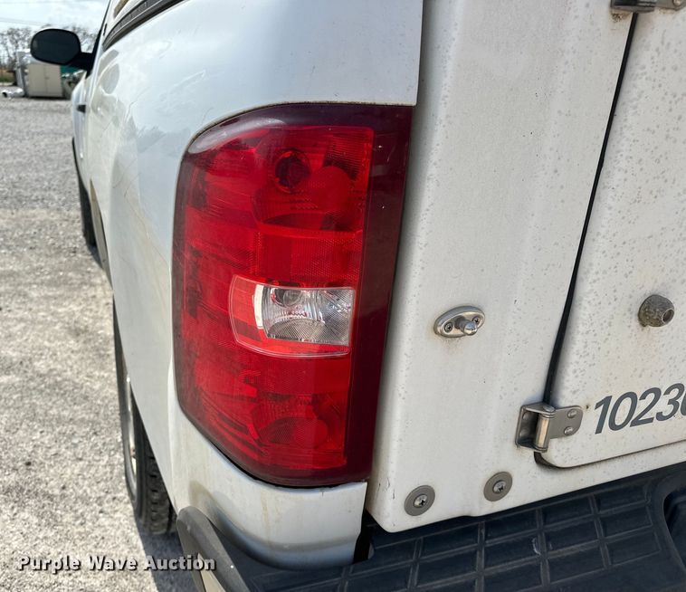 image for item OM9461 2012 Chevrolet  Silverado 1500 pickup truck