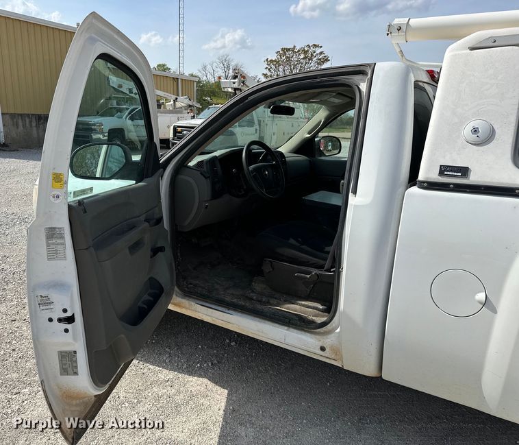 image for item OM9461 2012 Chevrolet  Silverado 1500 pickup truck