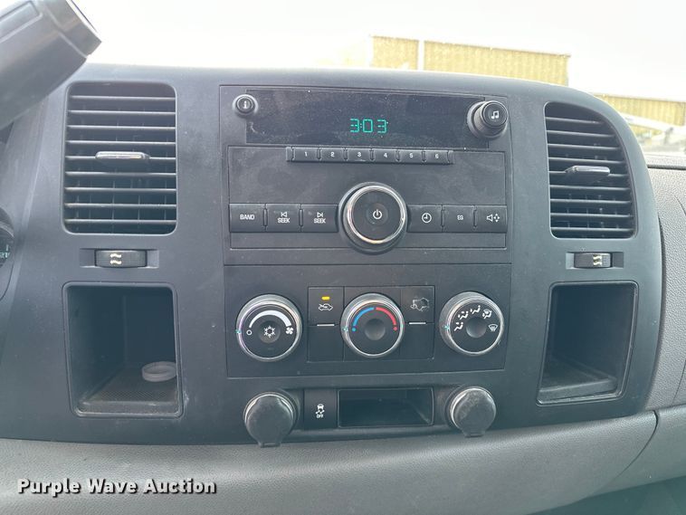 image for item OM9461 2012 Chevrolet  Silverado 1500 pickup truck