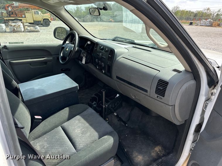 image for item OM9461 2012 Chevrolet  Silverado 1500 pickup truck