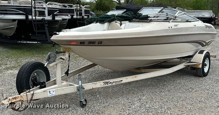 image for item OM9465 1998 Larson  LXI186 boat