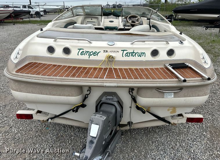 image for item OM9465 1998 Larson  LXI186 boat