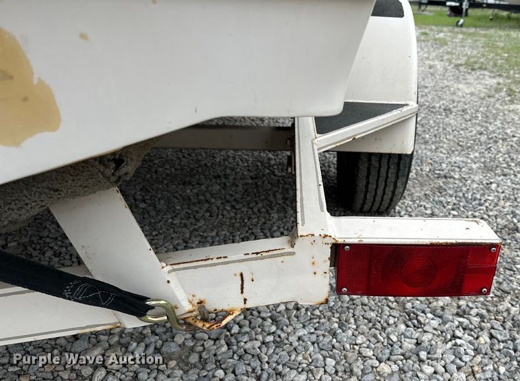 image for item OM9465 1998 Larson  LXI186 boat