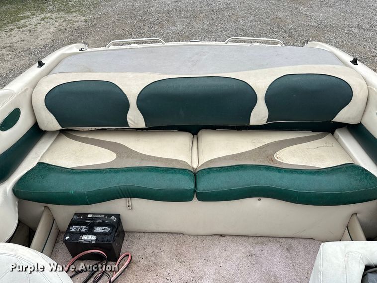 image for item OM9465 1998 Larson  LXI186 boat