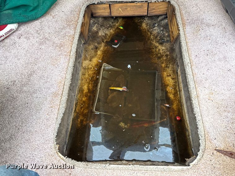 image for item OM9465 1998 Larson  LXI186 boat