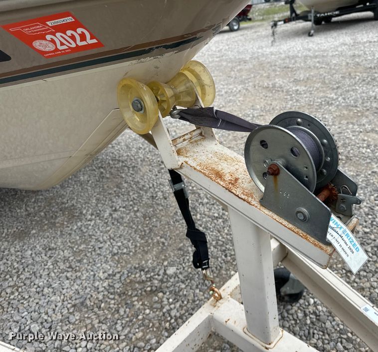 image for item OM9465 1998 Larson  LXI186 boat