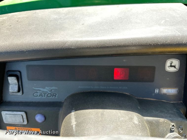 image for item OM9472 2010 John Deere  Gator 855 DSL utility vehicle