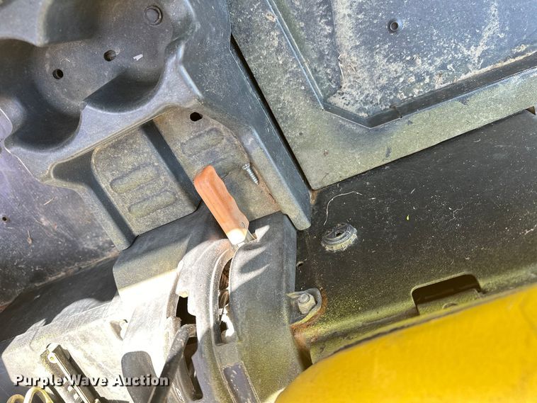 image for item OM9472 2010 John Deere  Gator 855 DSL utility vehicle