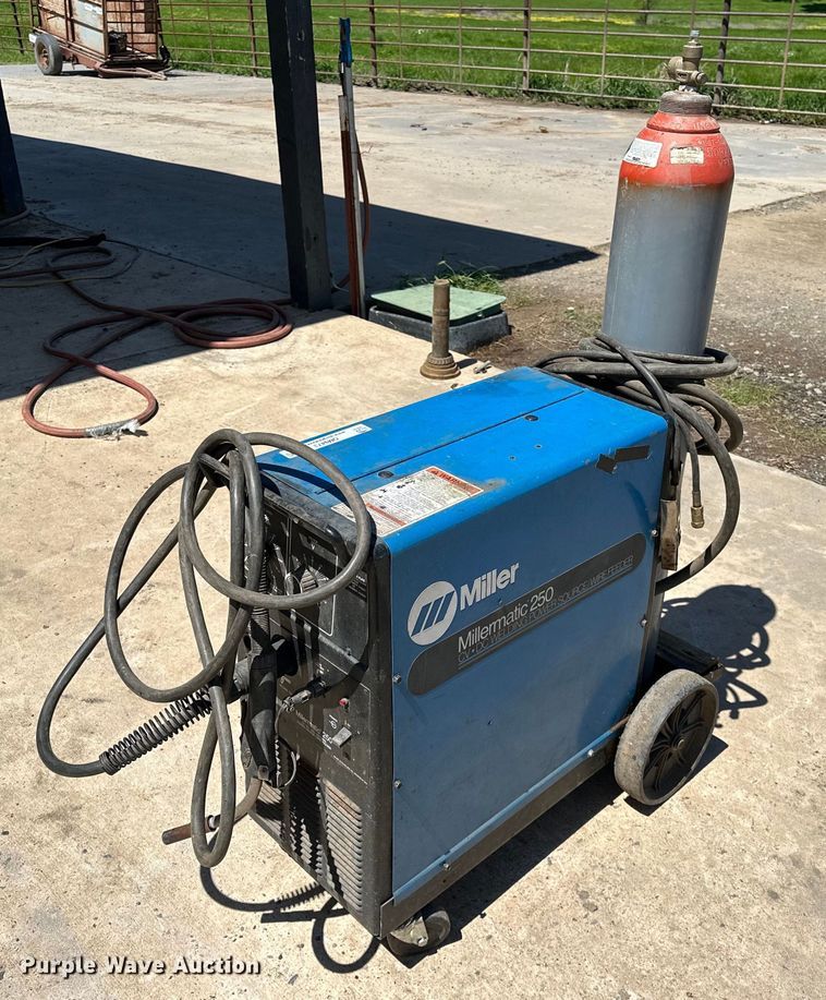 image for item OM9473 Miller Millermatic 250 welder