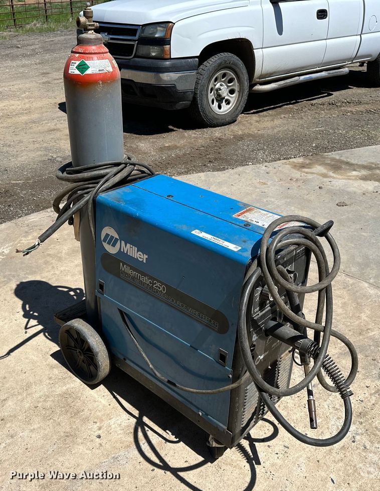 image for item OM9473 Miller Millermatic 250 welder
