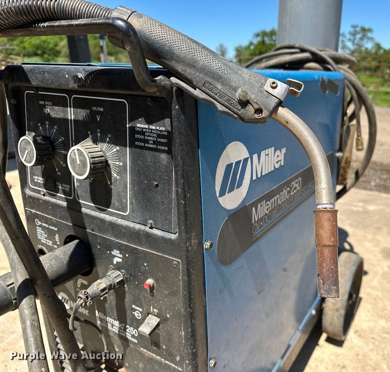 image for item OM9473 Miller Millermatic 250 welder
