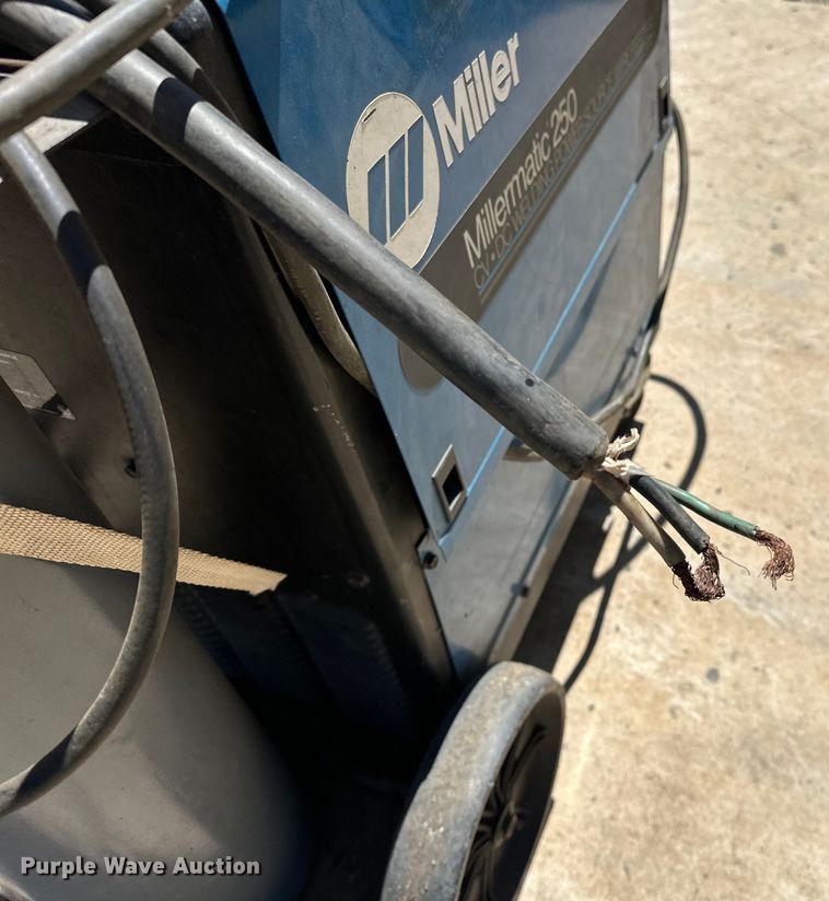image for item OM9473 Miller Millermatic 250 welder