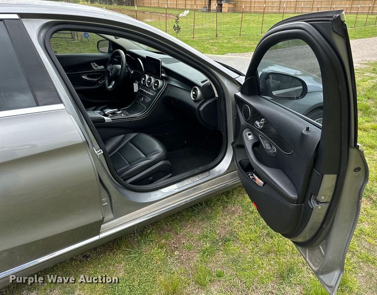 image for item OM9488 2016 Mercedes Benz C300 